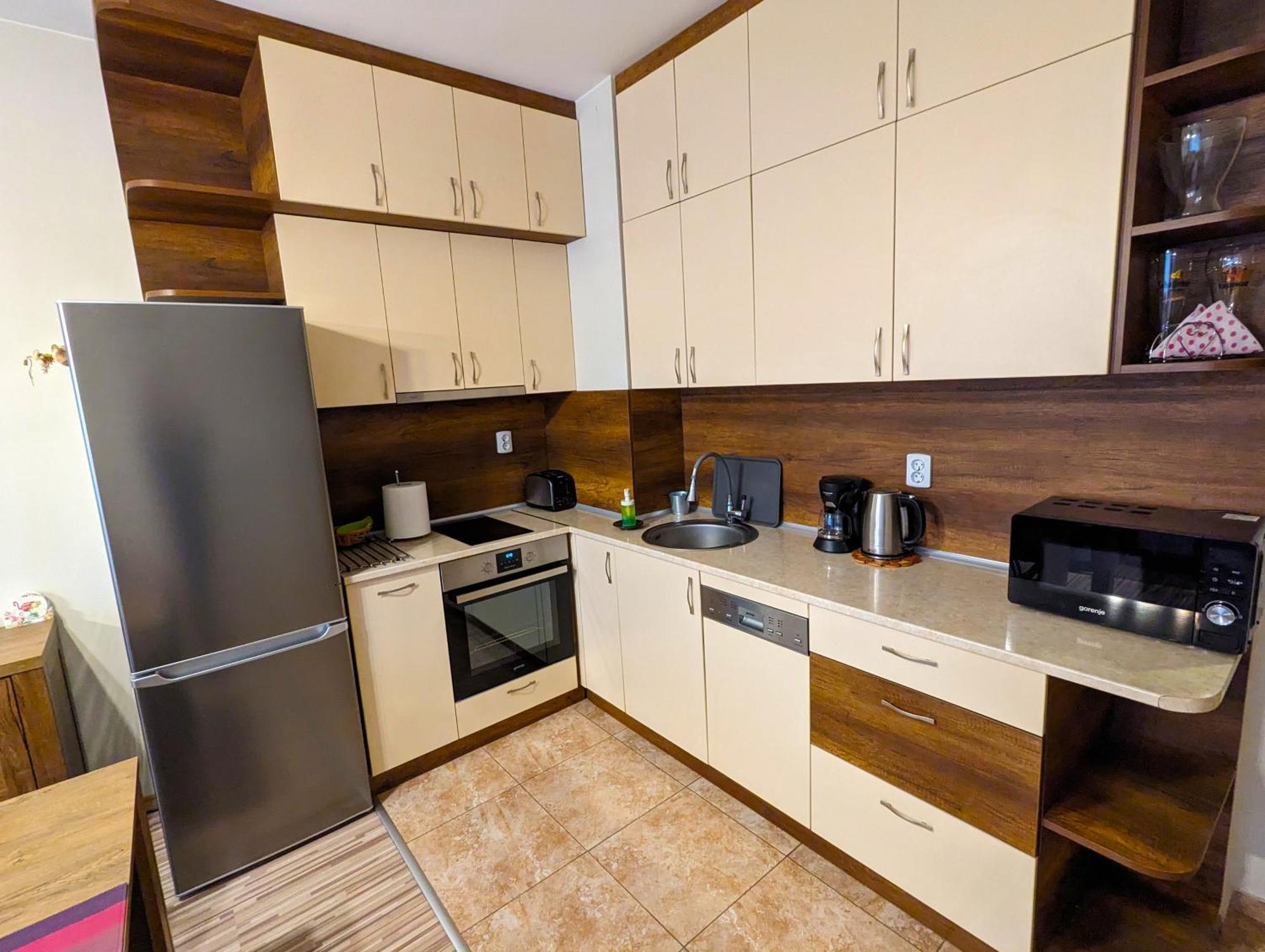 Apartment Business And Leisure In Mladost 2 With Free Garage Sofia