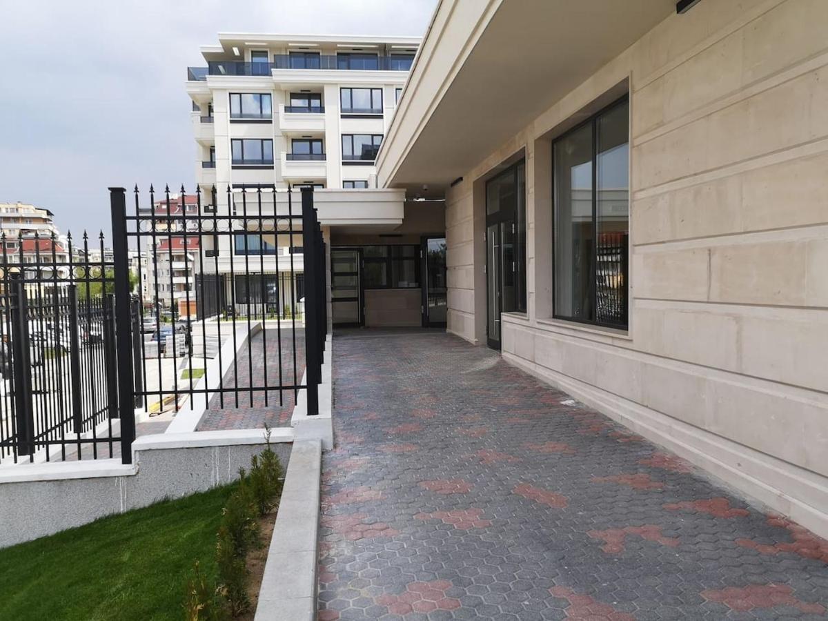 Business And Leisure In Mladost 2 With Free Garage